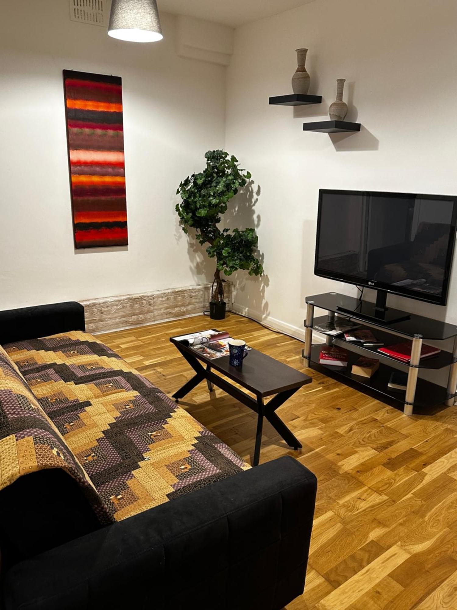 Charming 1-Bedroom Apartment Southfields, London Exterior photo